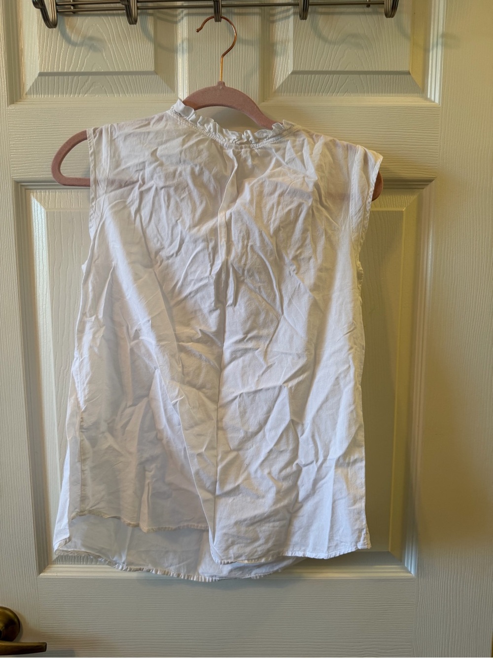 White Crochet V-Neck Sleeveless Blouse - Picture 2 of 3